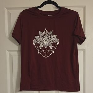 SHEIN Maroon Short Sleeve Tee with White Lotus Design